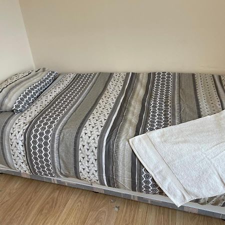 Rainforest 1 Apartment Кембелтаун Екстериор снимка